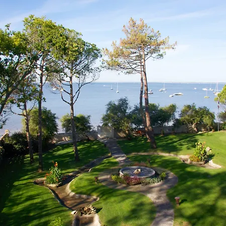 ヴィラ La Tosca *