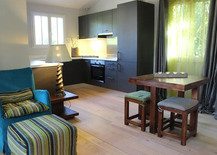 ヴィラ La Tosca *